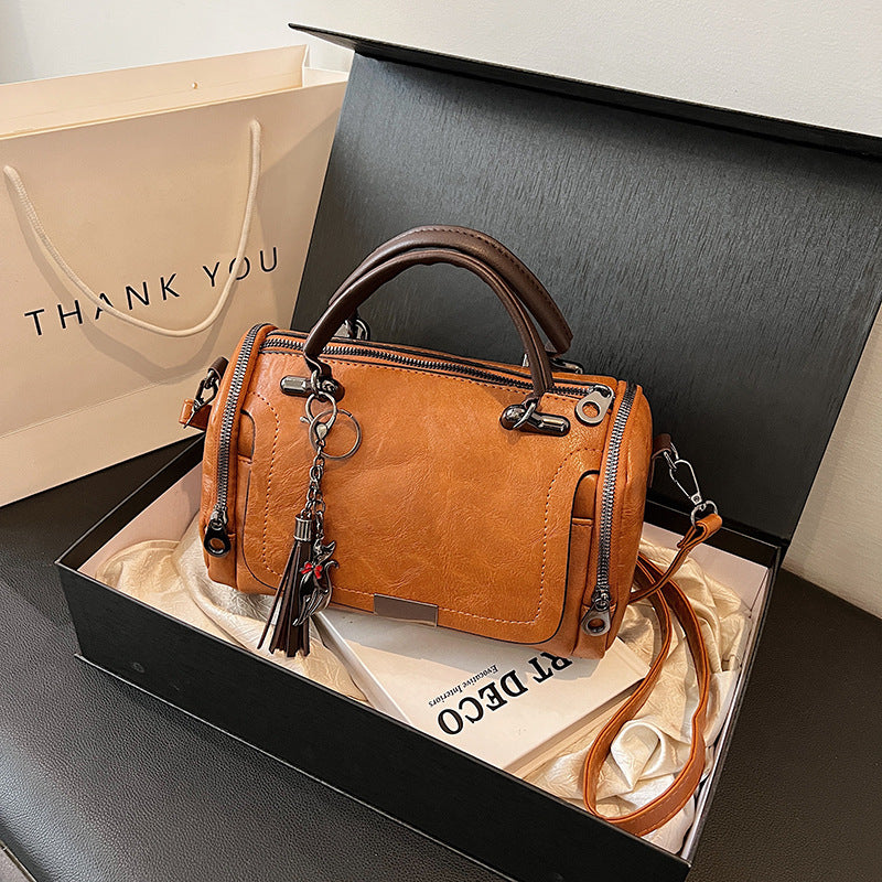 Große Damen Handtasche mit viel Stauraum für Büro und Business